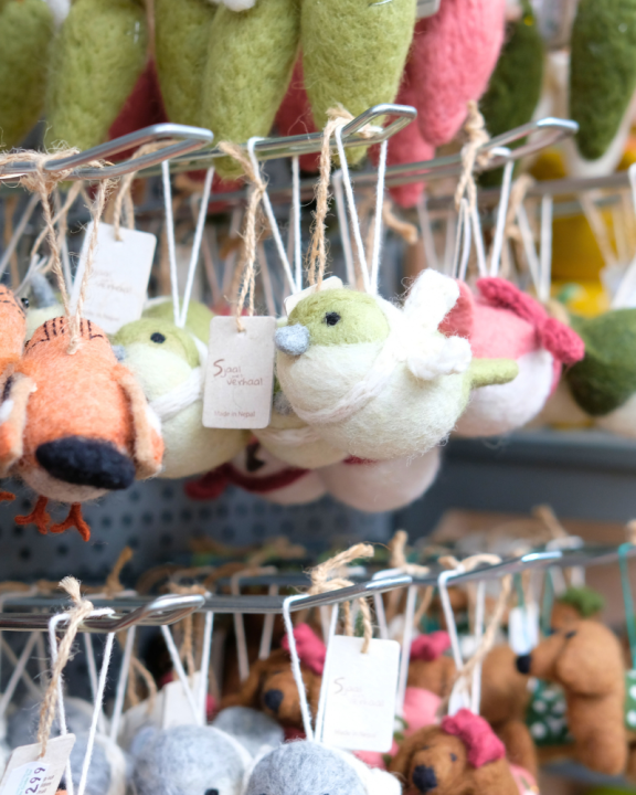 Ontdek de kerstartikelen van Sjaal met Verhaal bij tuincentrum de Oude Tol in Wageningen!