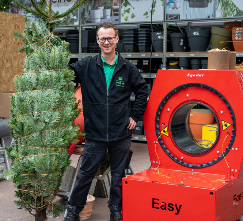 Kerstboom inpakken | Tuincentrum de Oude Tol