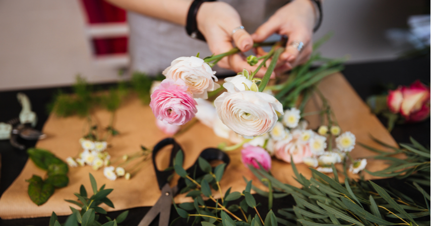 Voor een mooie bloemen- of plantenarrangement bent je bij Tuincentrum De Oude Tol helemaal aan het juiste adres!